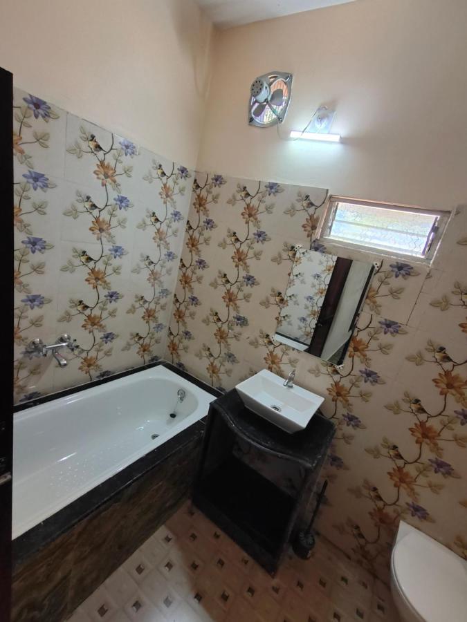 Green View Hotel & Resort Jhargram Екстер'єр фото